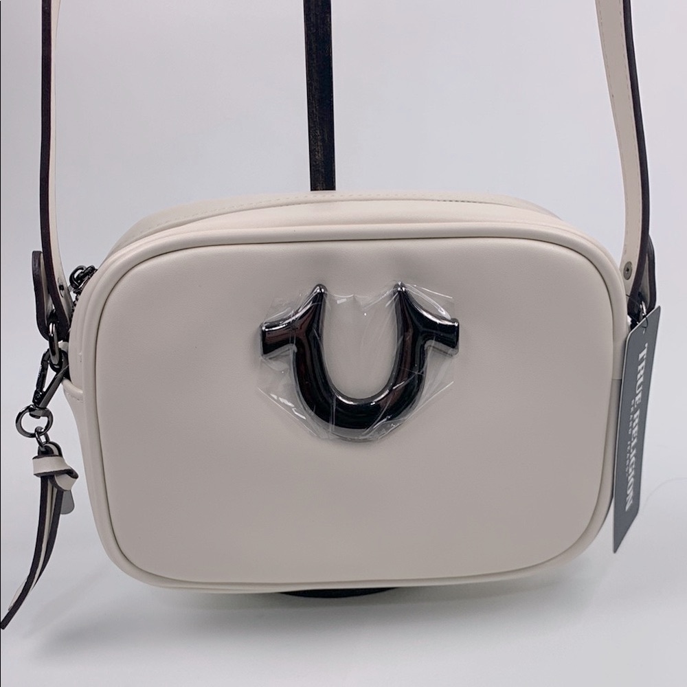 True Religion Cream Crossbody Bag Zip Close lined Slip pocket Adjustable NWT
